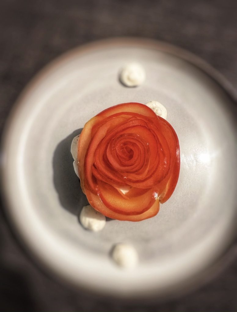 Tartelette pomme en rosace à Caen